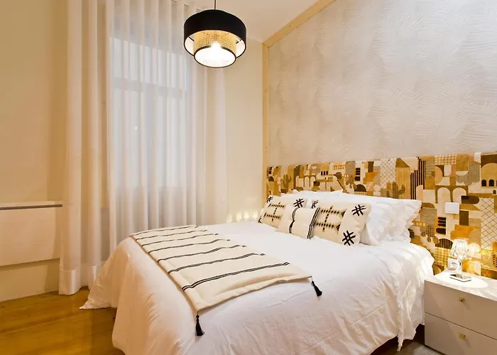 Boutique Rentals- Urban Garden Apt Balcony&Garden